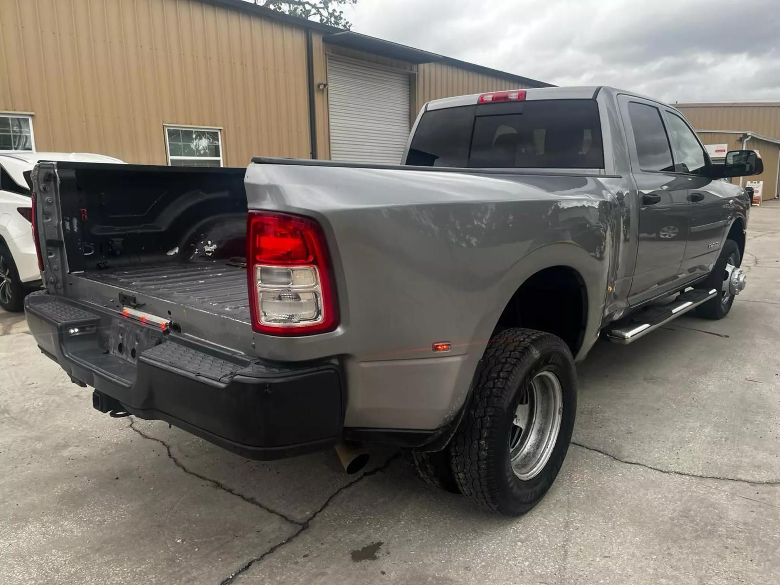 DODGE RAM 3500 TRADESMAN TRIPULACIÓN CABINA CAMA 8.2ft 6.7 DIESEL