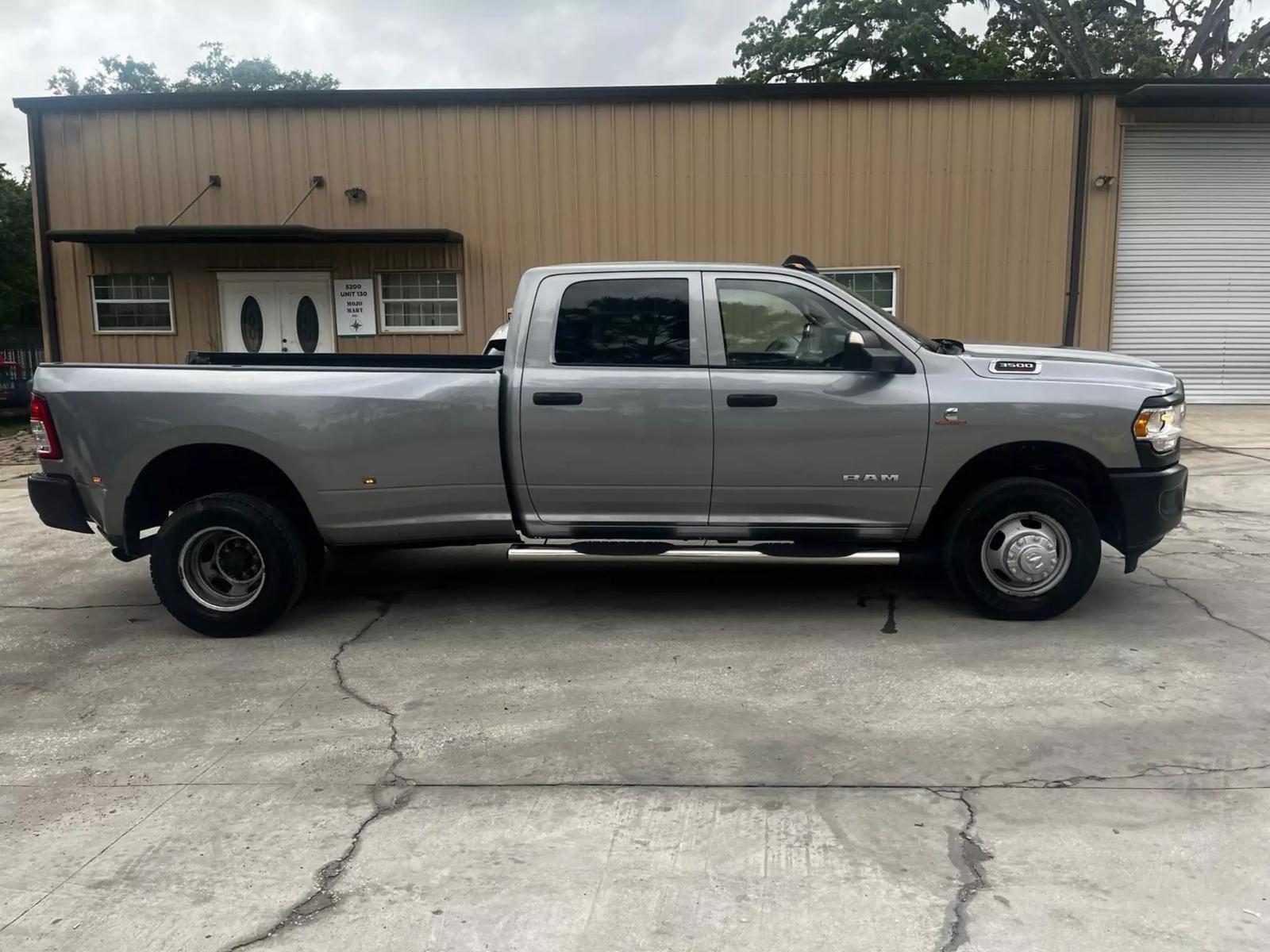 DODGE RAM 3500 TRADESMAN TRIPULACIÓN CABINA CAMA 8.2ft 6.7 DIESEL