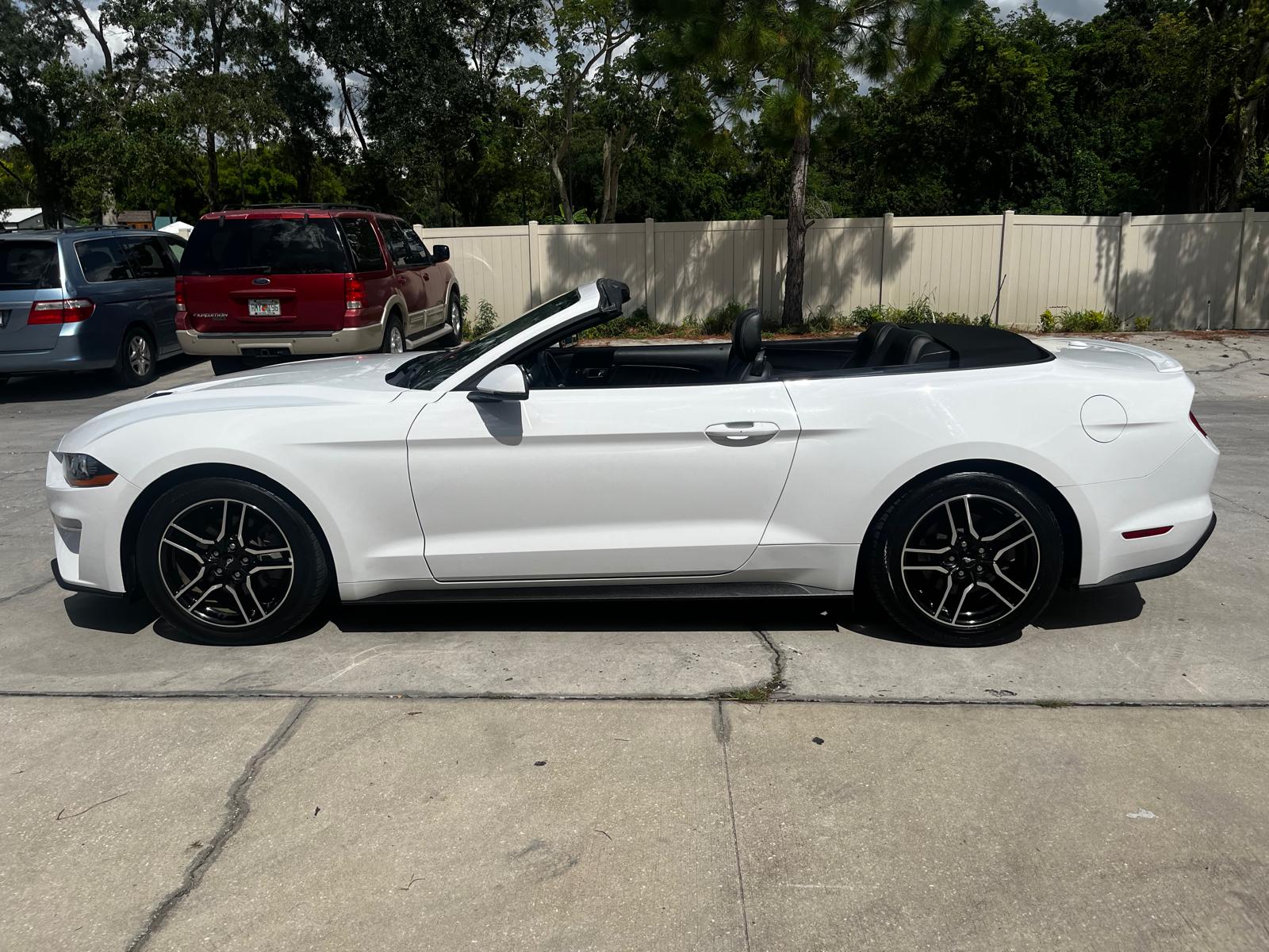 FORD MUSTANG CONVERSÍVEL