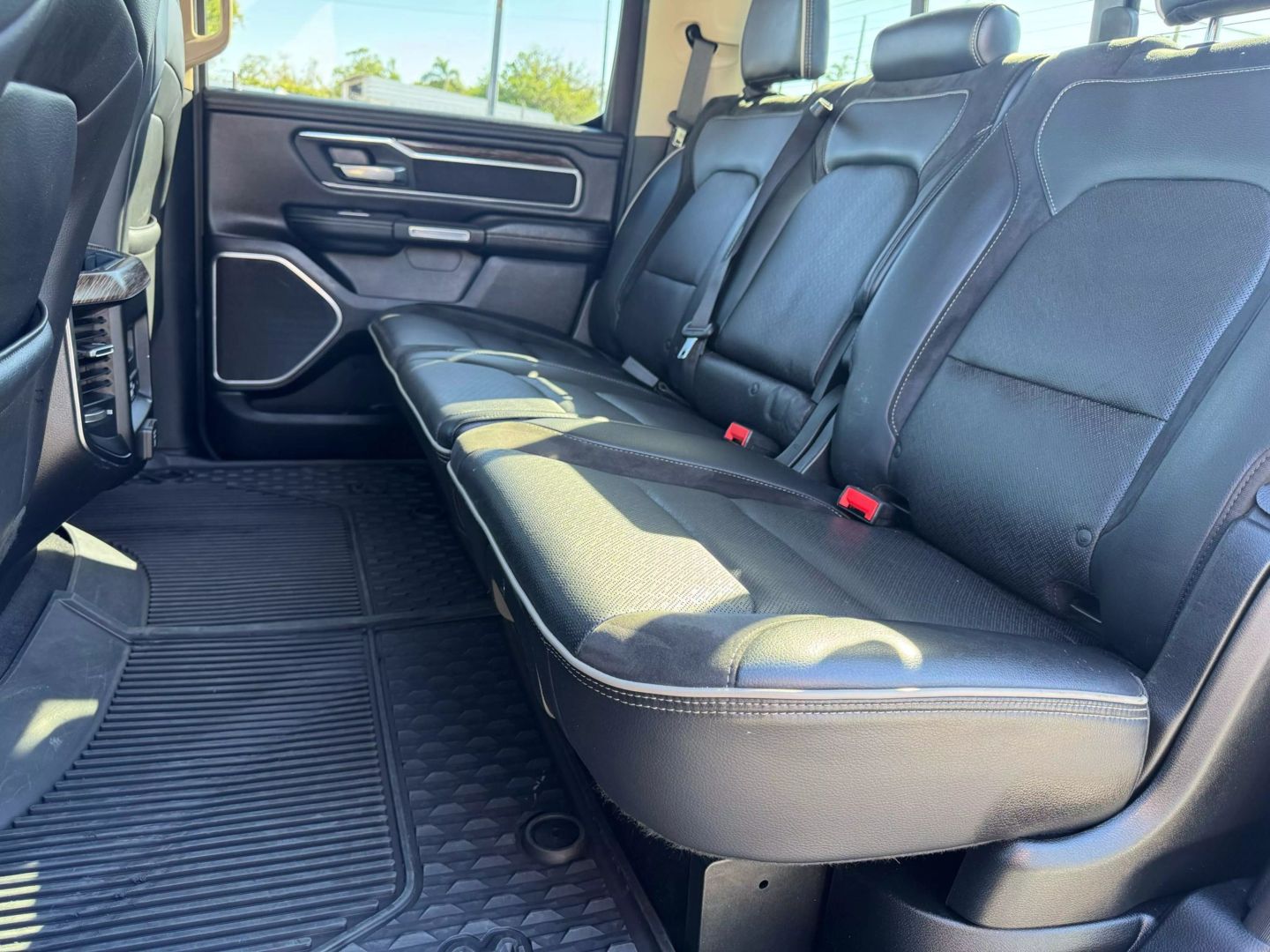 RAM 1500 CREW CAB