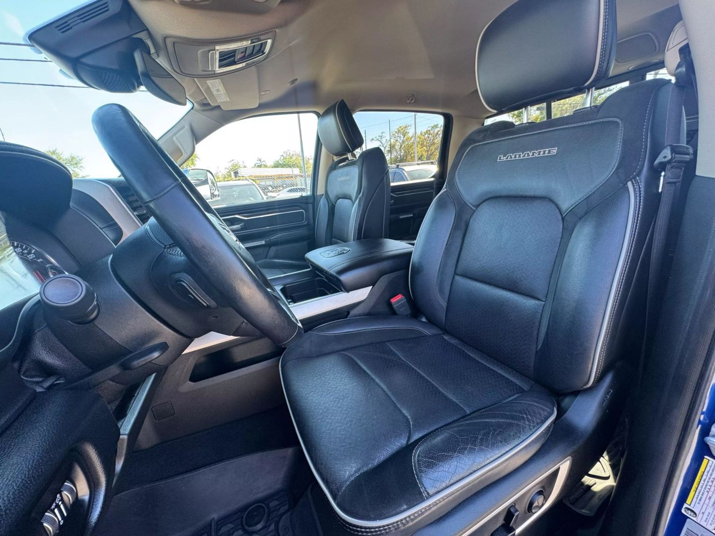 RAM 1500 CREW CAB