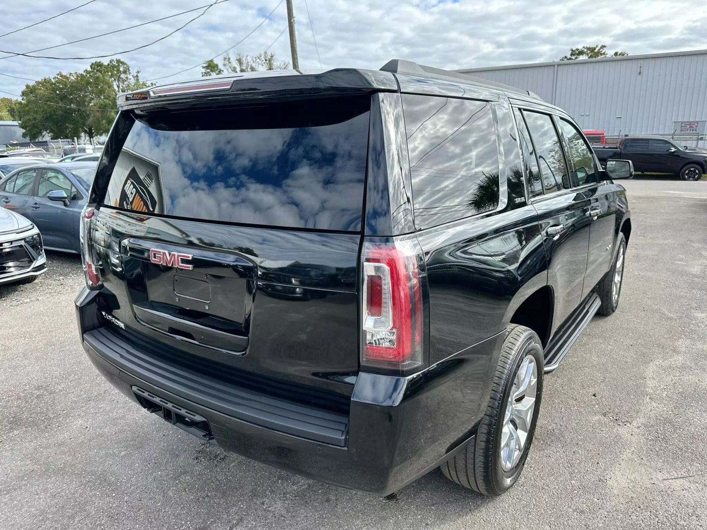 GMC YUKON