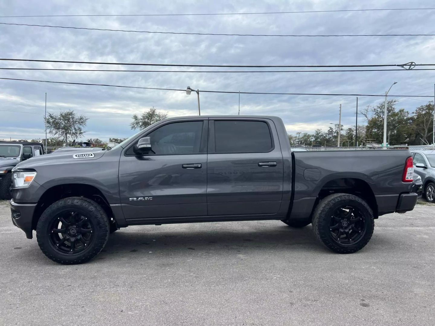 RAM 1500 CREW CAB