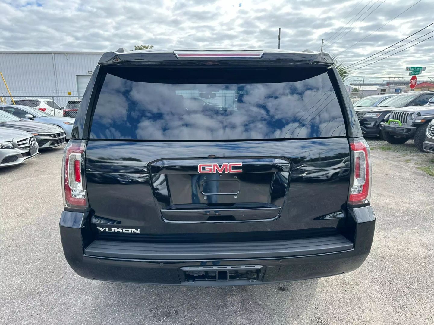 GMC YUKON