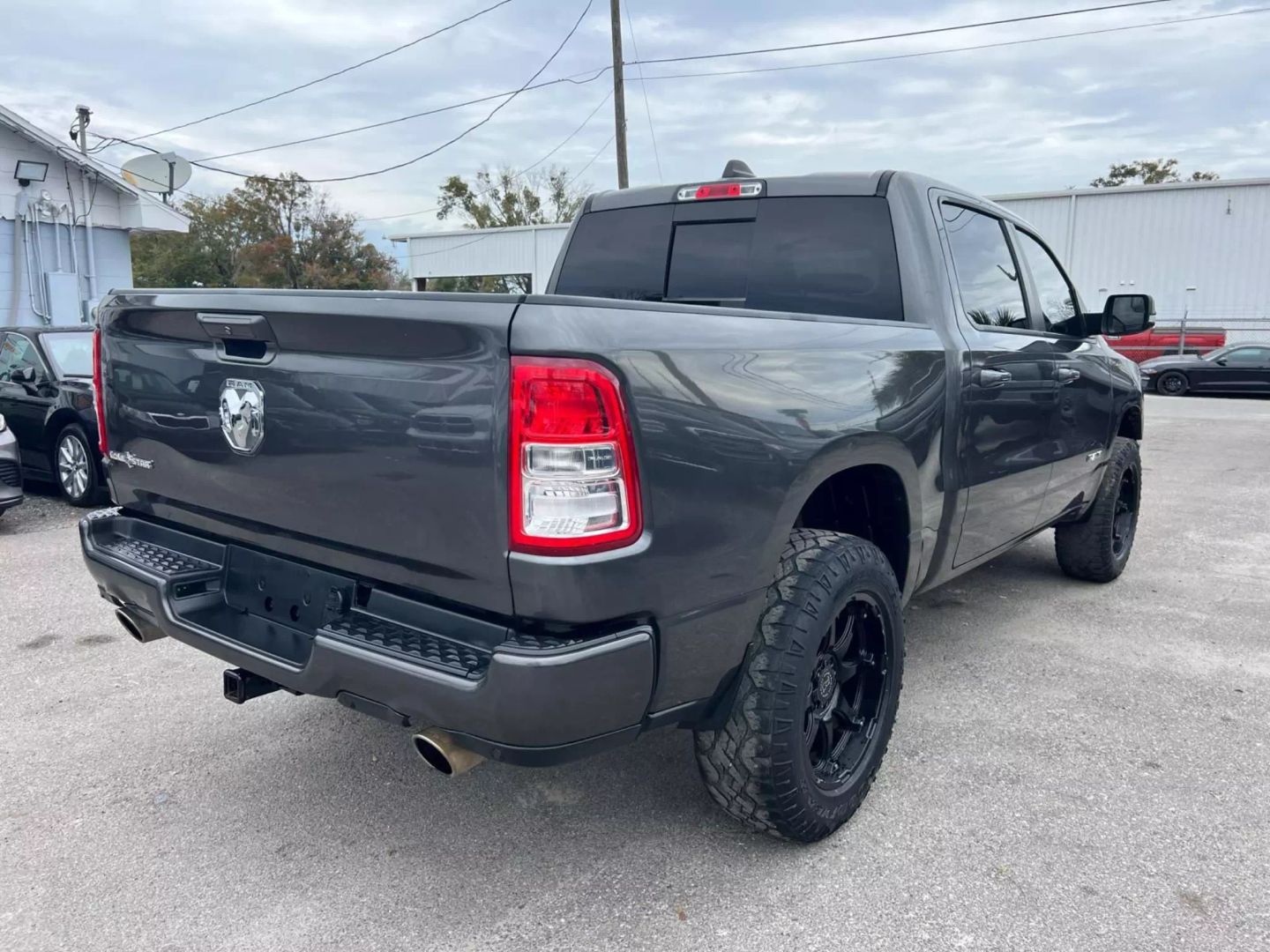 RAM 1500 CREW CAB