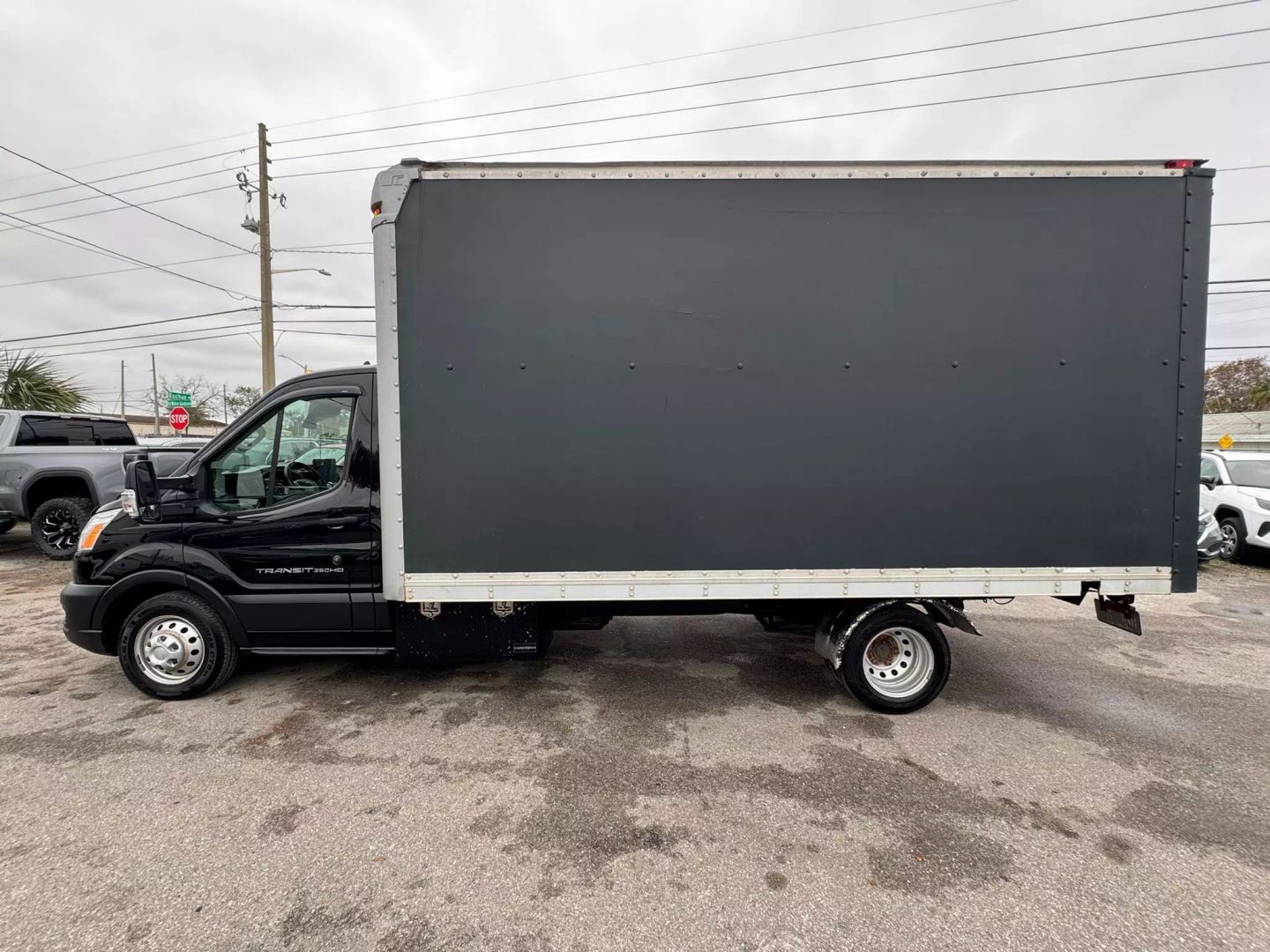 FORD TRANSIT CUTAWAY