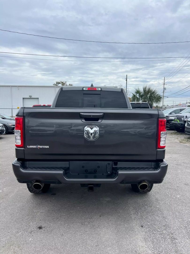 RAM 1500 CREW CAB