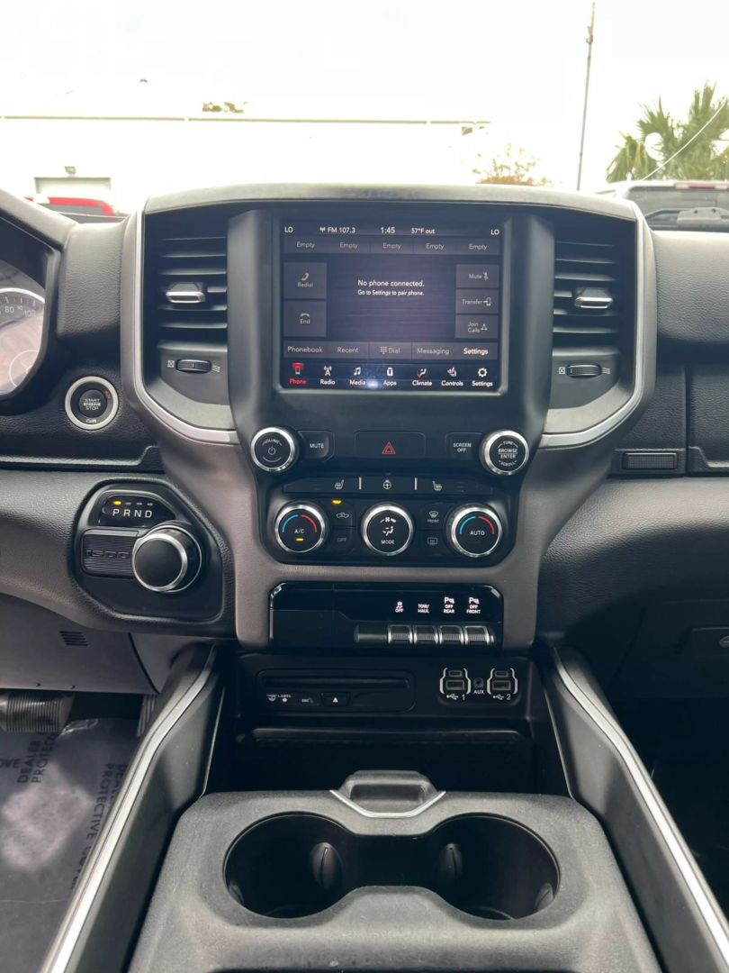 RAM 1500 CREW CAB