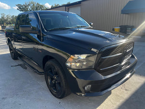 RAM 1500 EXPRESS CREW CAB 5.7 V8 HEMI