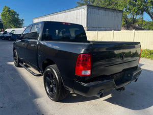 RAM 1500 EXPRESS CREW CAB 5.7 V8 HEMI